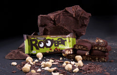 Bio Baton Invelit in Ciocolata cu Alune de Padure Vegan Fara Gluten Roobar 30 g