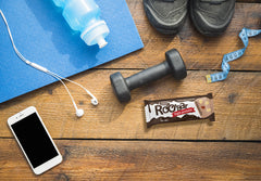 Bio Baton Proteic cu Migdale Invelit in Ciocolata Vegan Fara Gluten Roobar 40 g