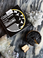 Specialitate Maturata Bio din Caju cu Usturoi Negru Cheese The Queen 100 g